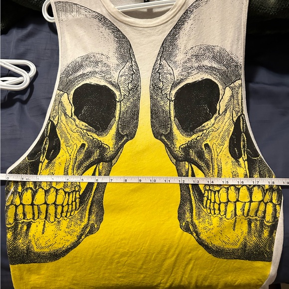 Truly Madly Deeply Graphic Skulls Muscle Tee Urban Outfitters - Picture 9 of 12